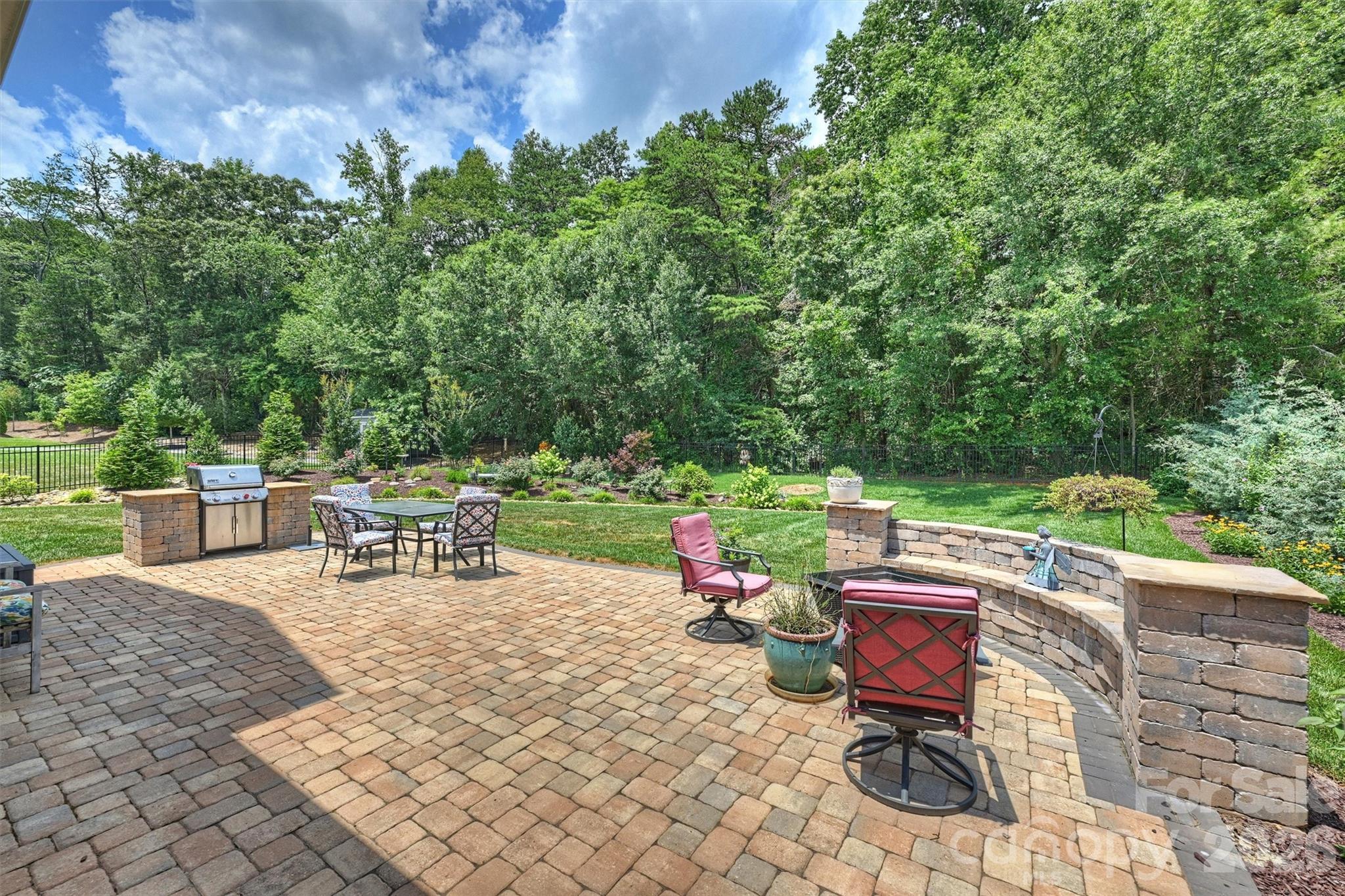 Hollins Grove - Residential