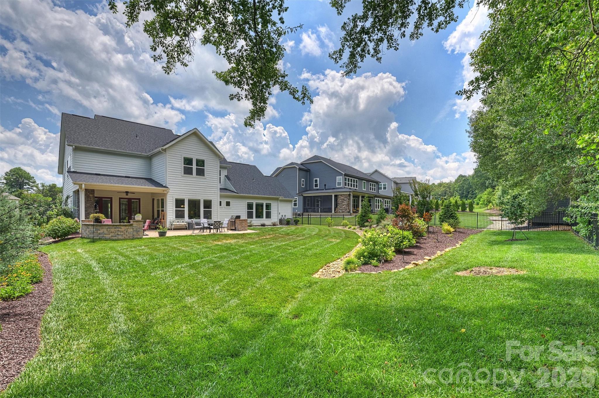 Hollins Grove - Residential