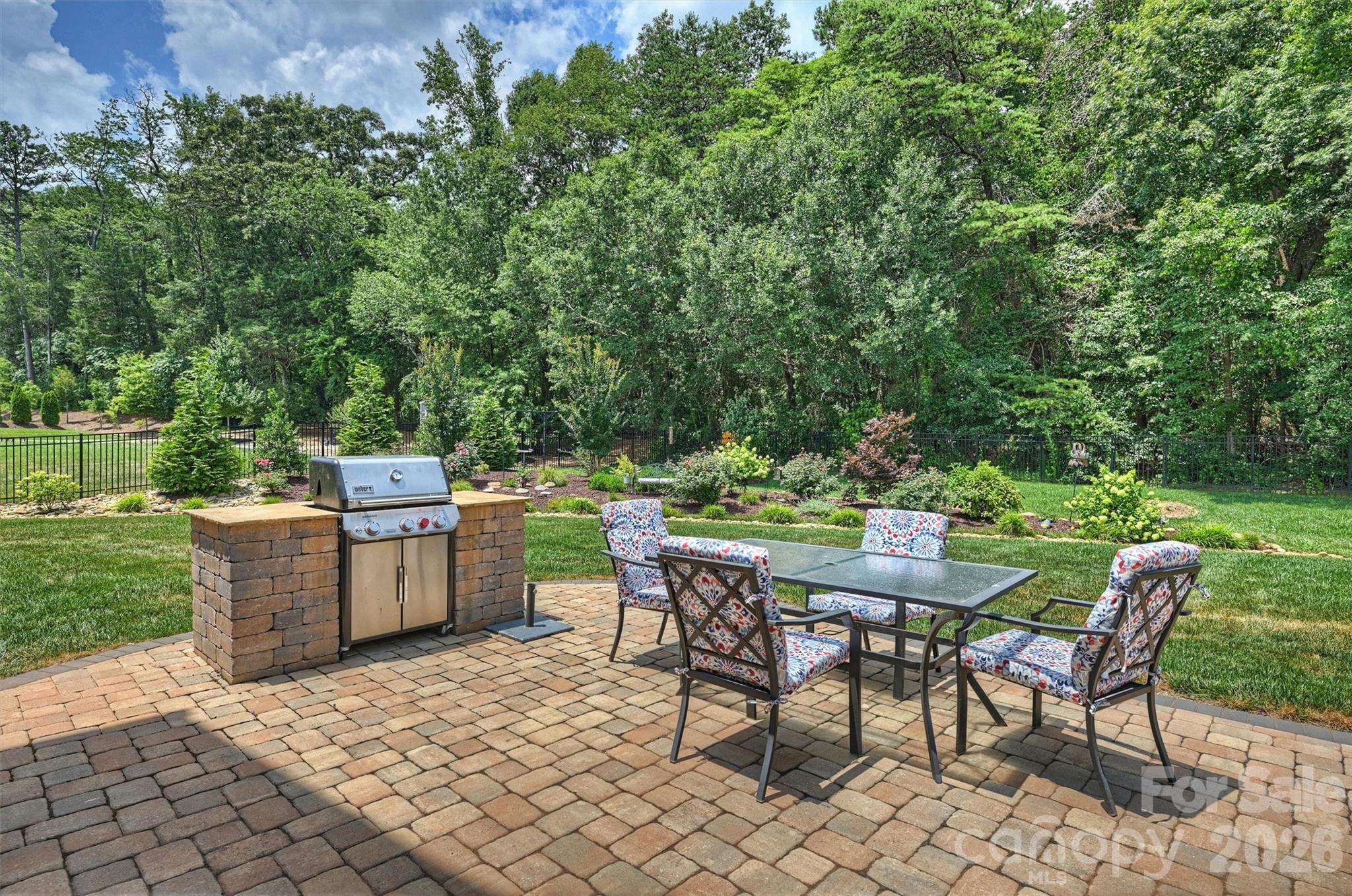 Hollins Grove - Residential