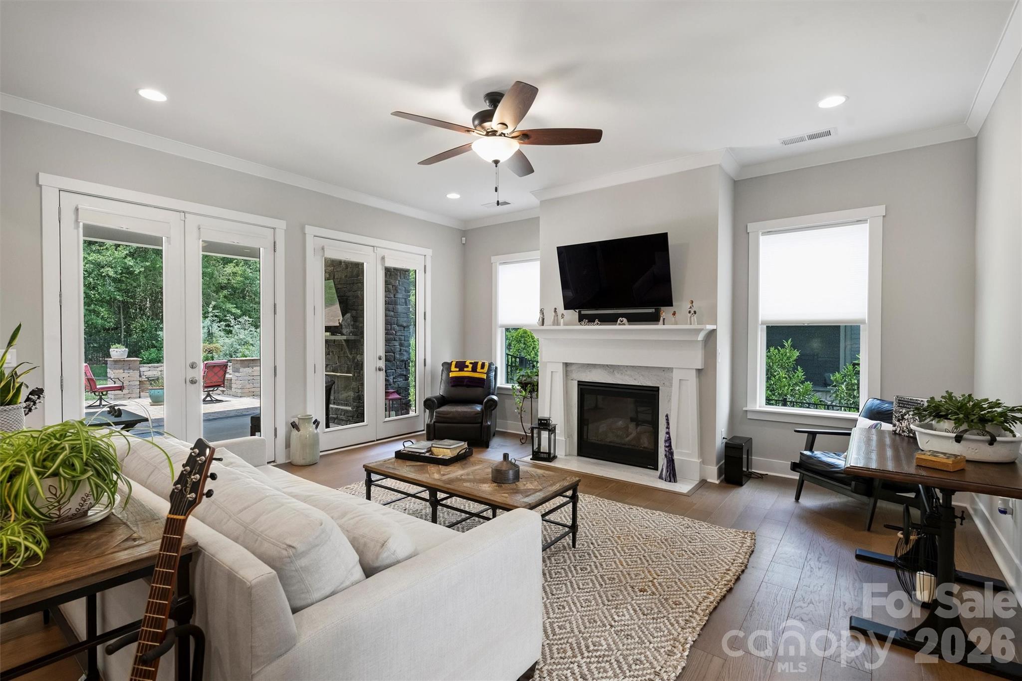 Hollins Grove - Residential