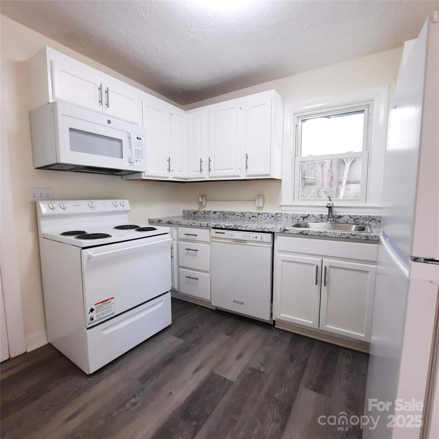 123 Longview Drive
