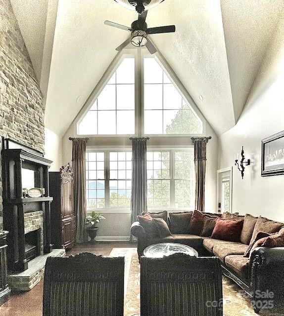 114 Nesting Ridge