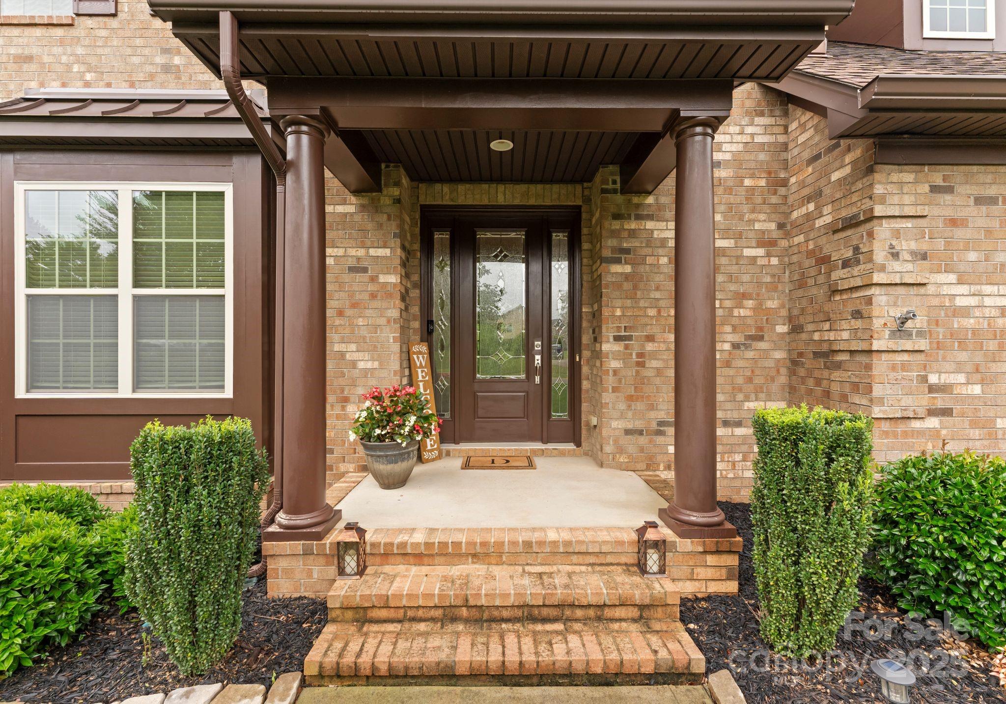 912 Oleander Lane