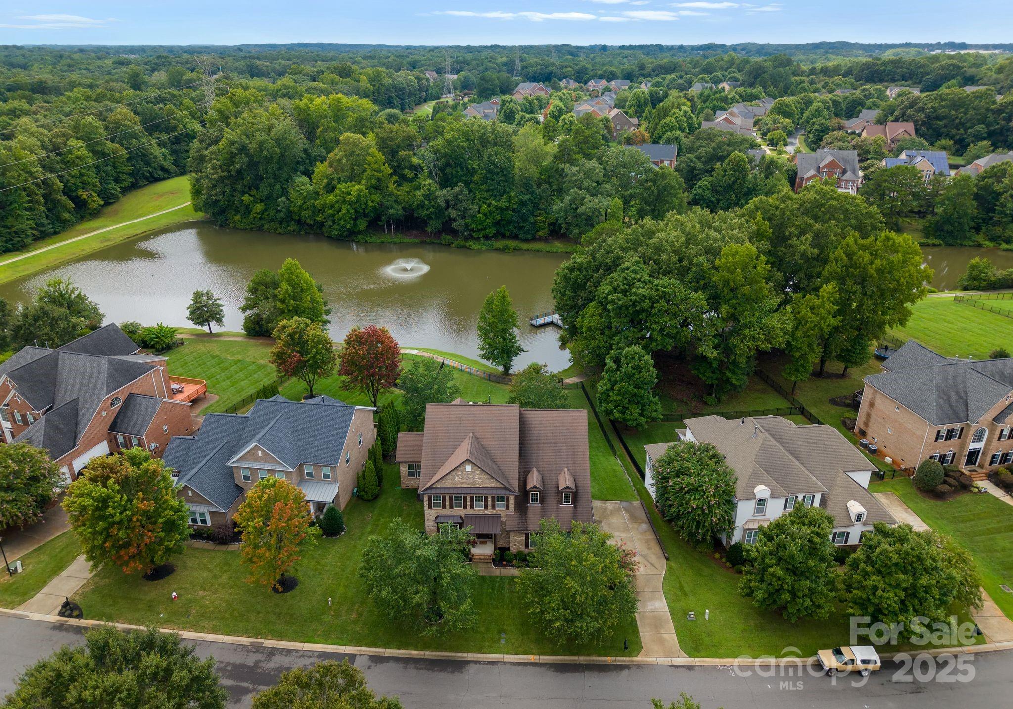 912 Oleander Lane