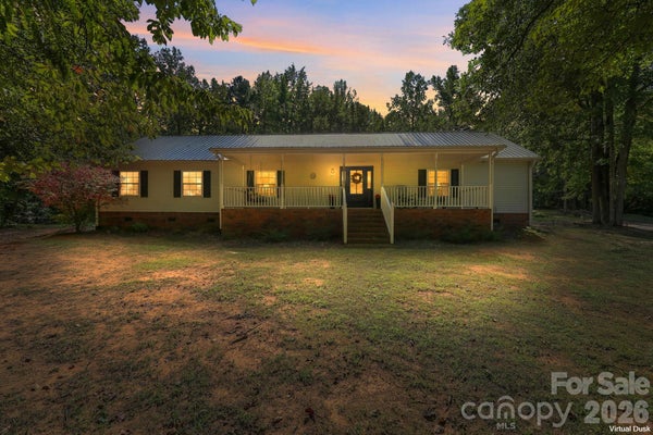 499 SANDY CREEK LN, LEXINGTON, NC 27295 - Image 78e7d576de8ecbd01a7287c2cbc9d922/422530854