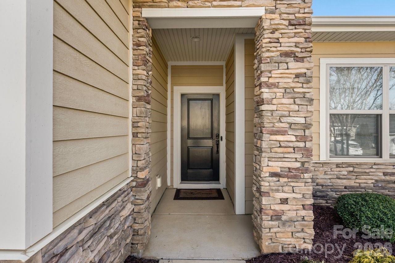 4843 Looking Glass Trail