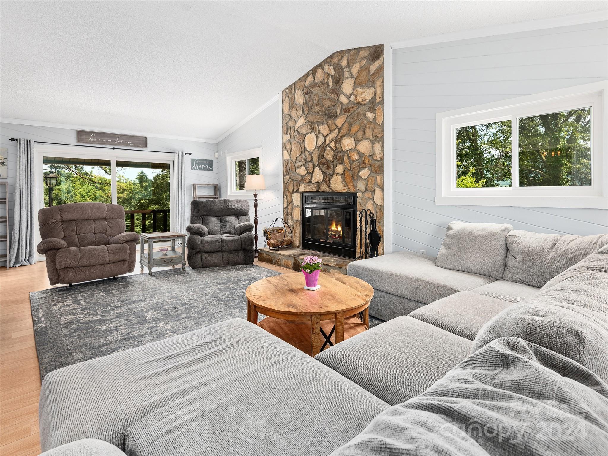Mountain Oaks - Residential