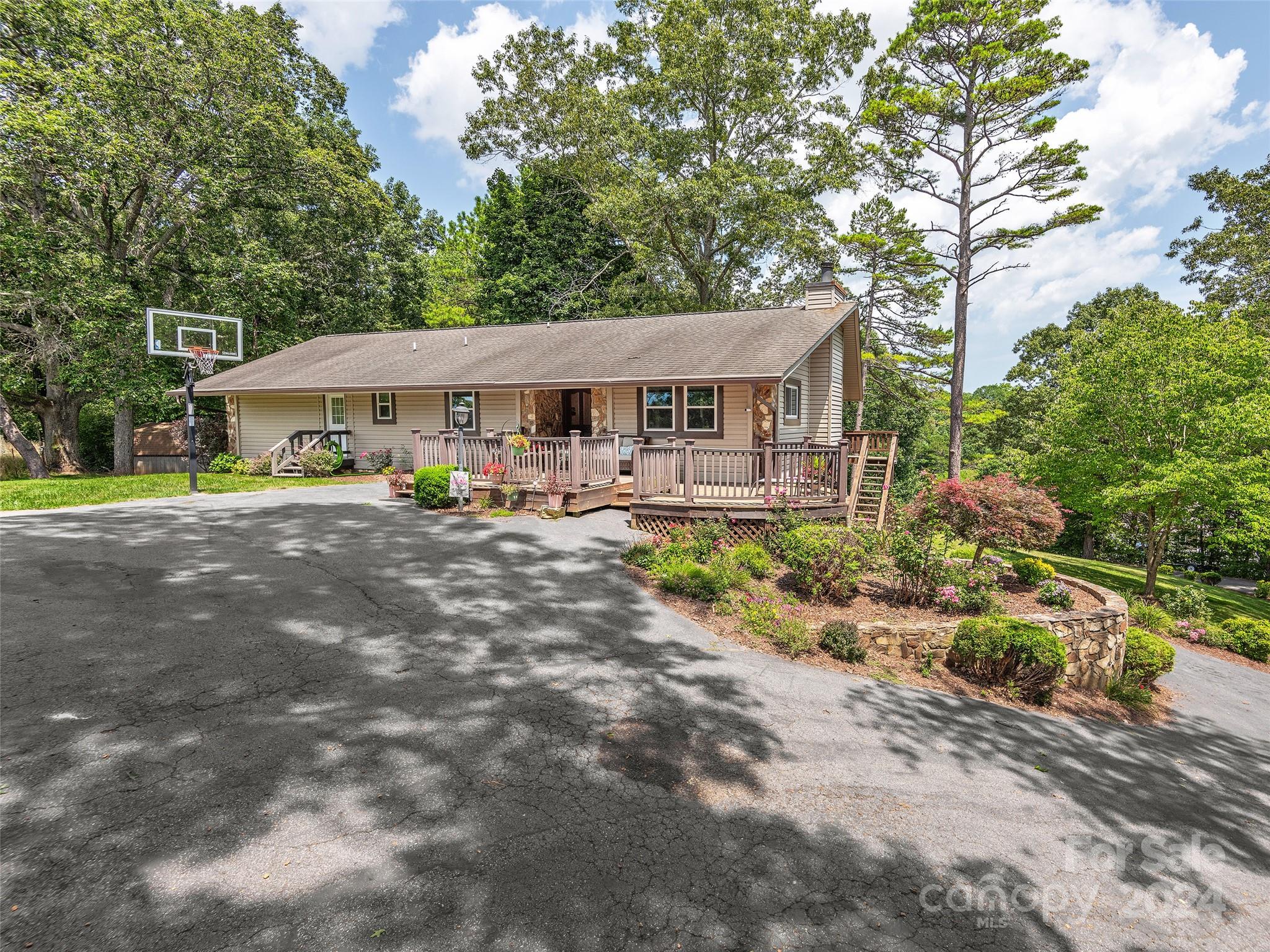Mountain Oaks - Residential