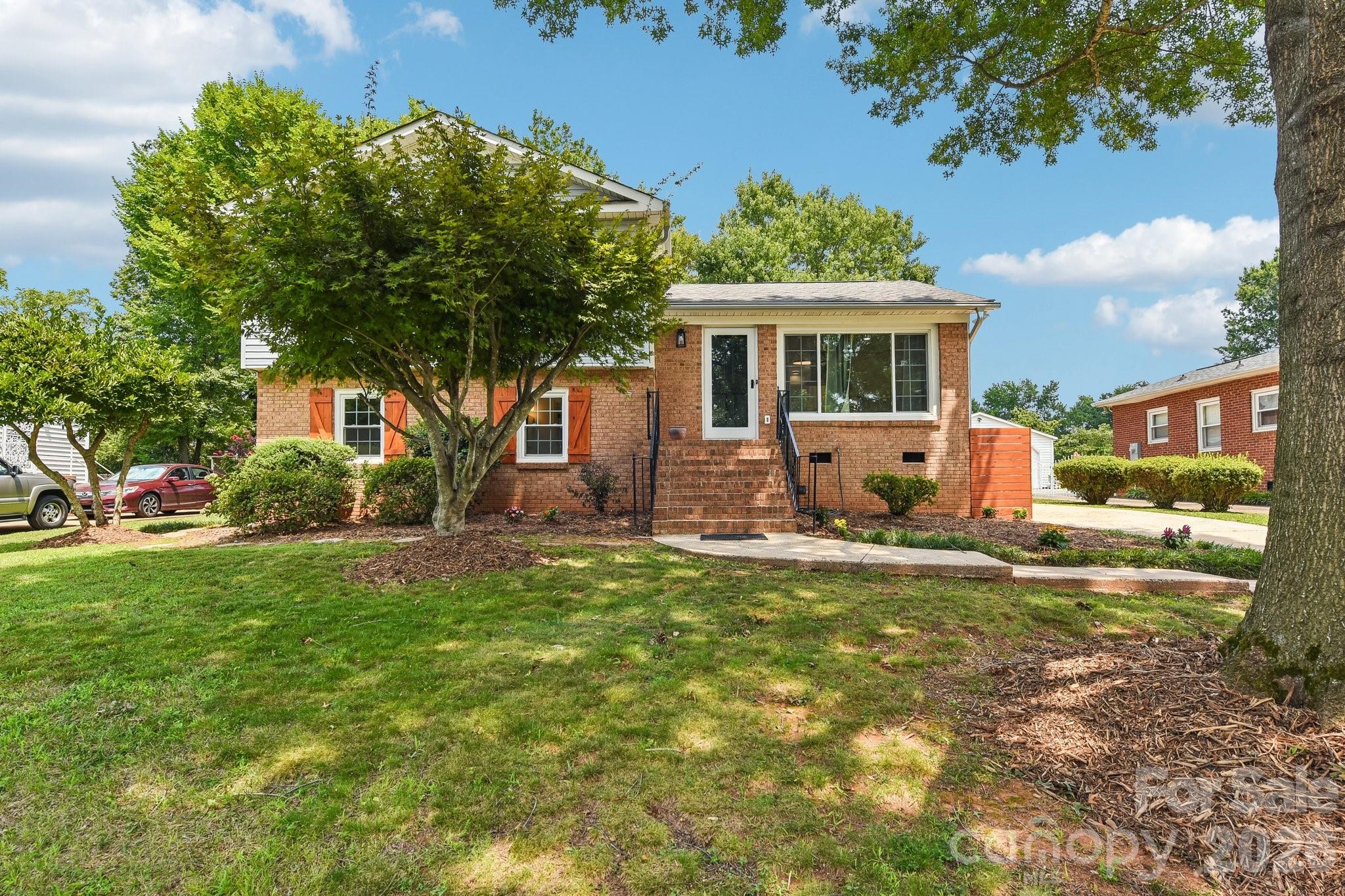 318 Red Roan Place