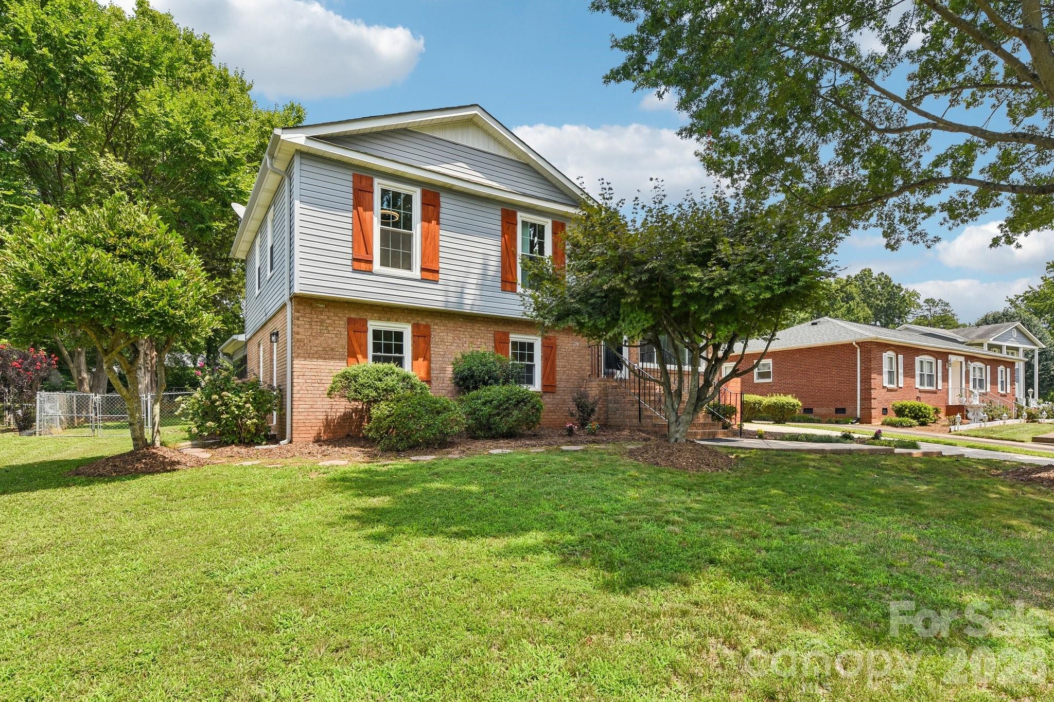 318 Red Roan Place