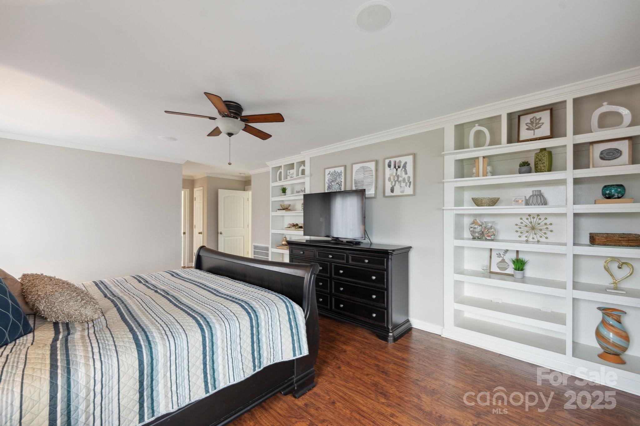 Country Club Shores - Residential