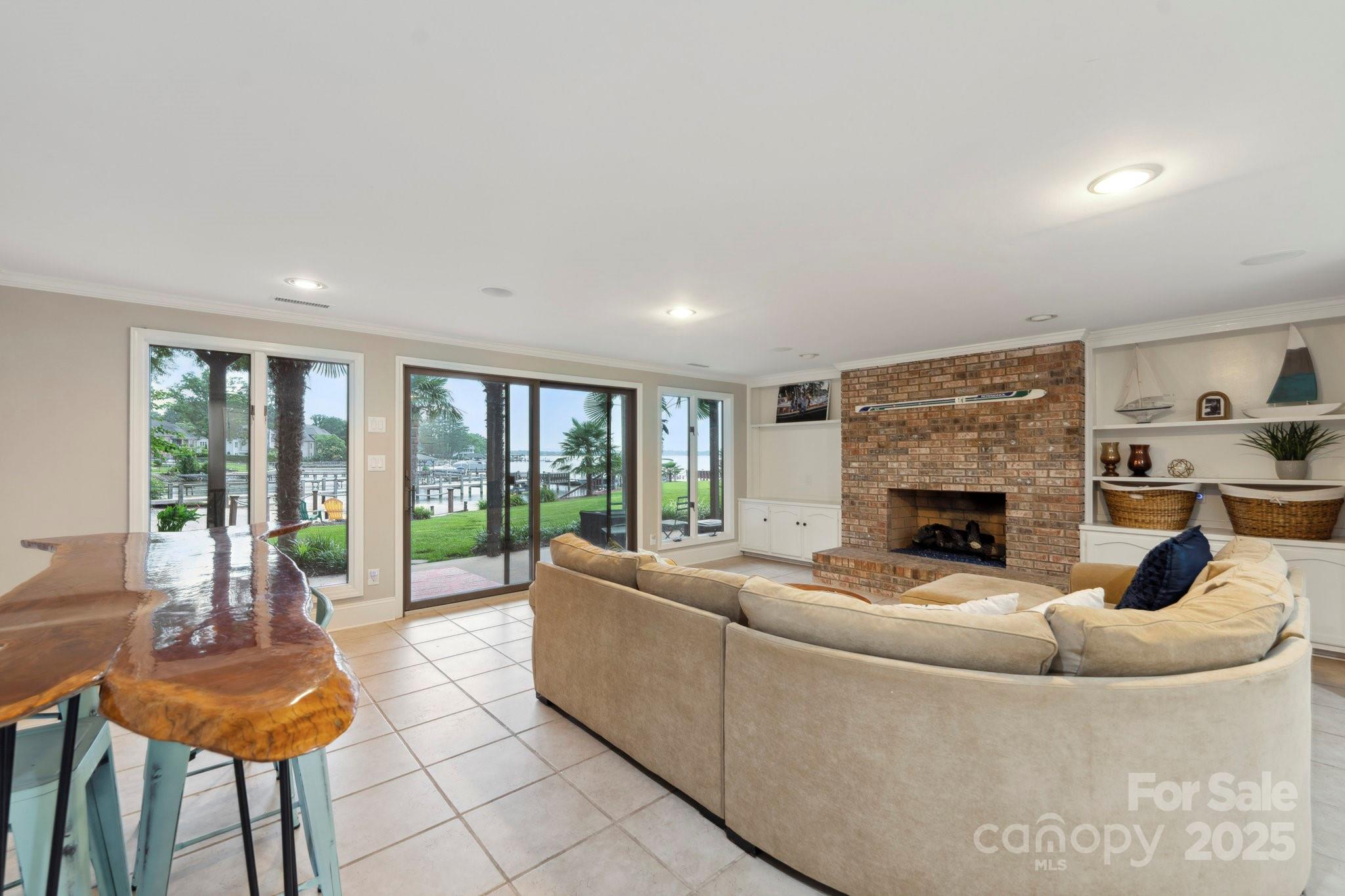 Country Club Shores - Residential