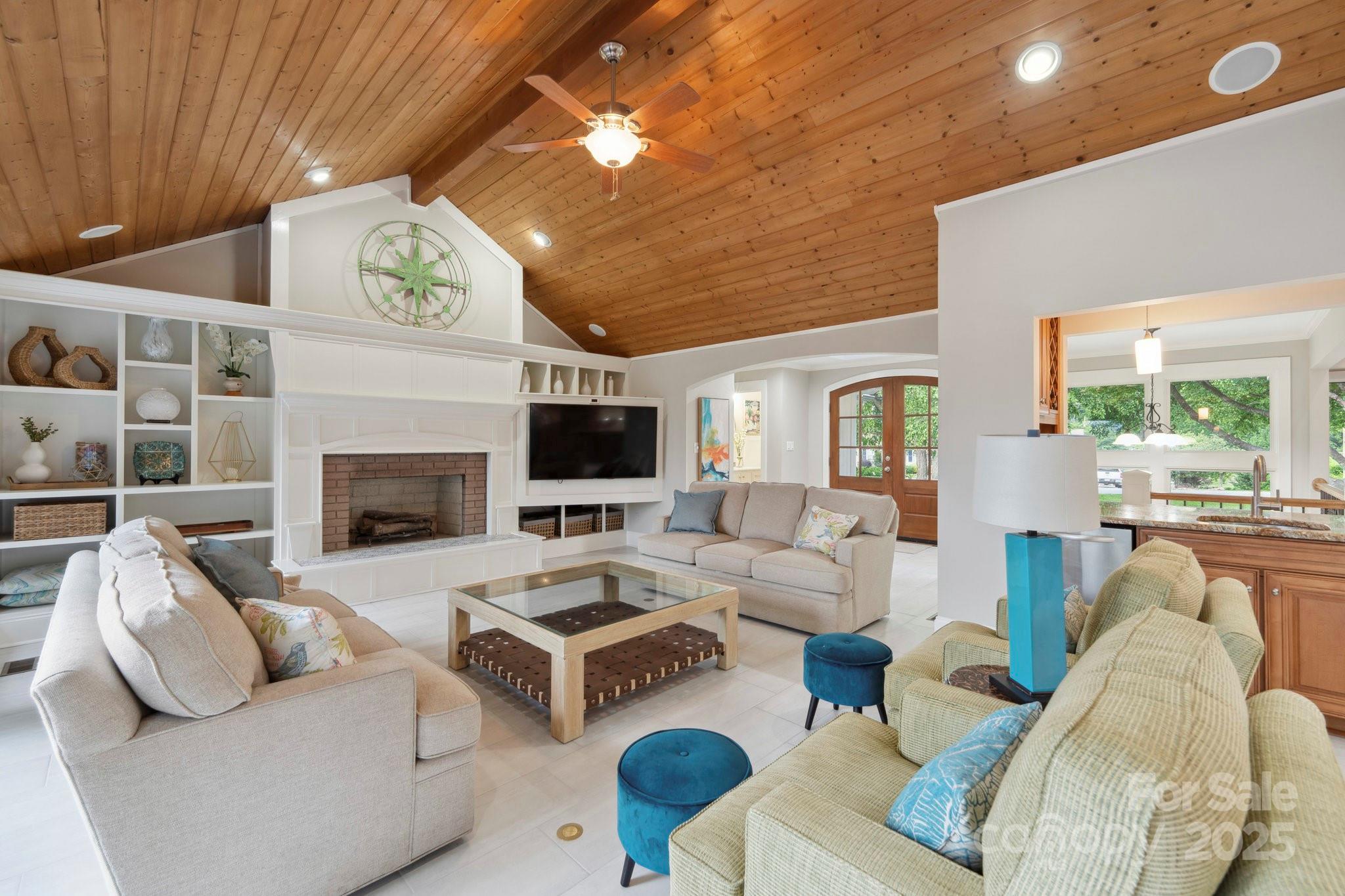 Country Club Shores - Residential