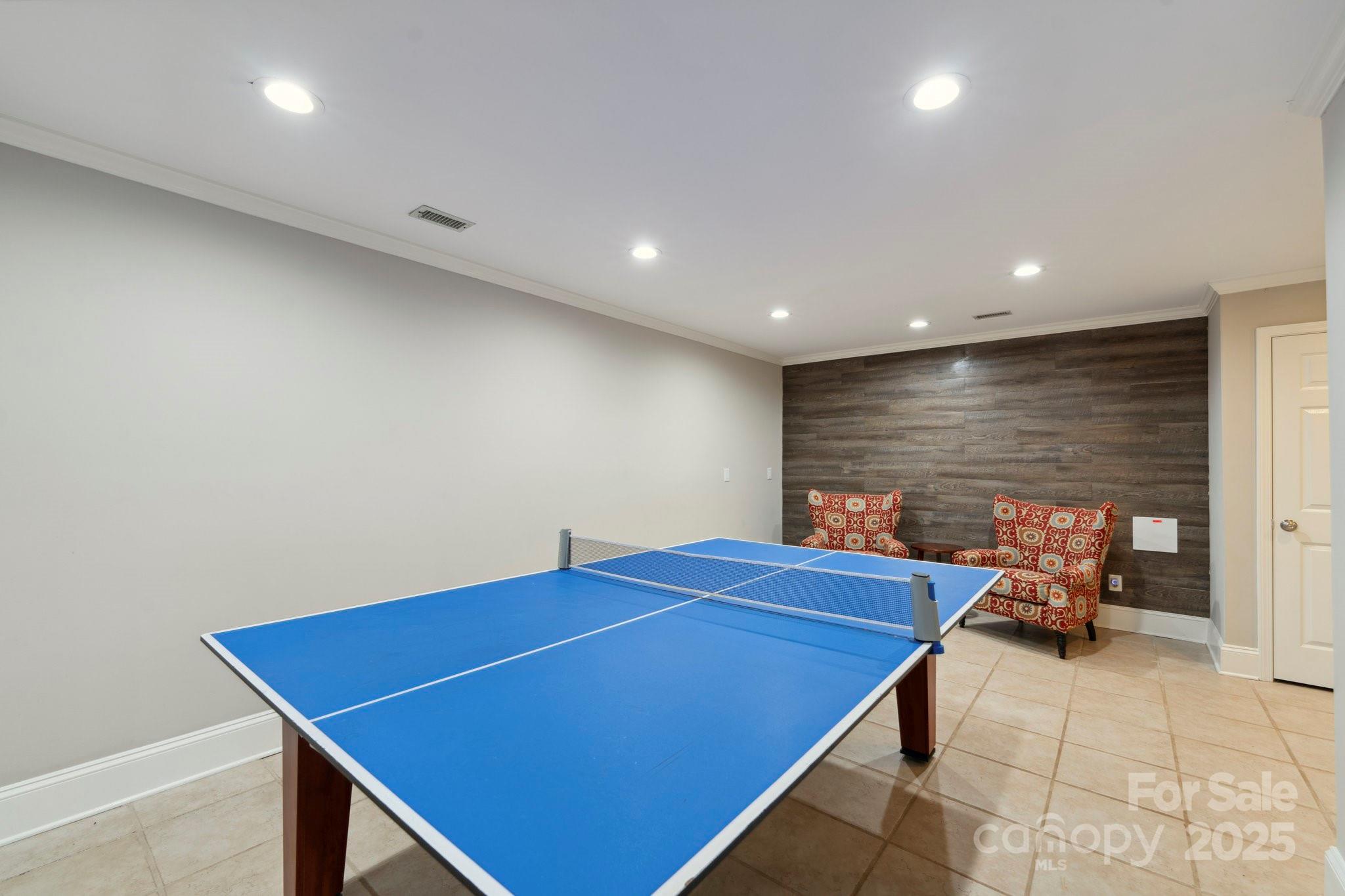 Country Club Shores - Residential