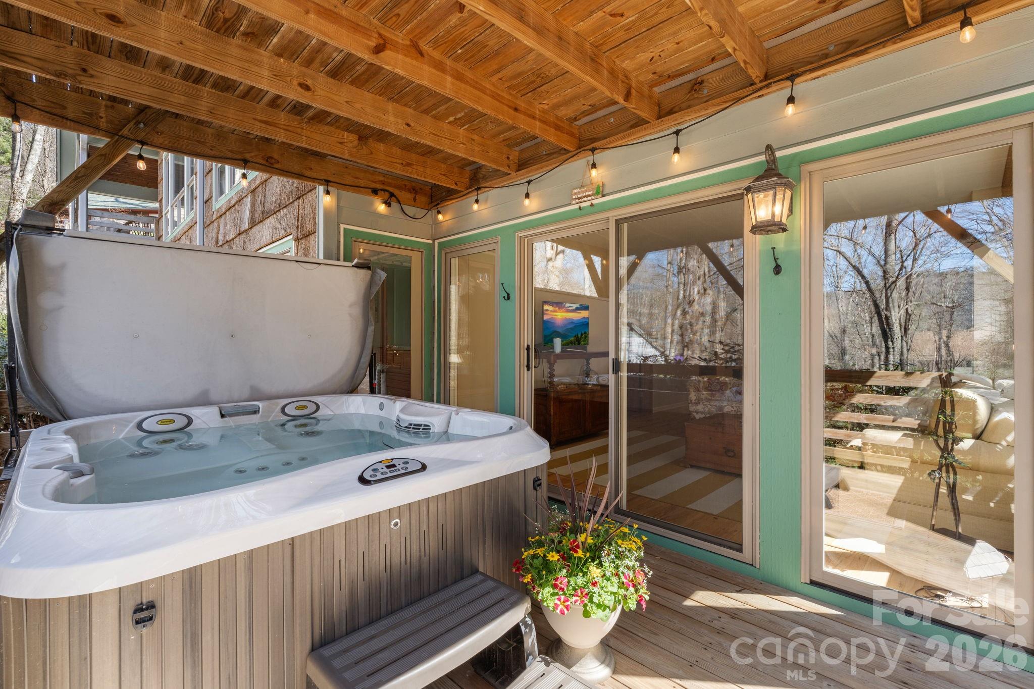 Yonahlossee - Residential