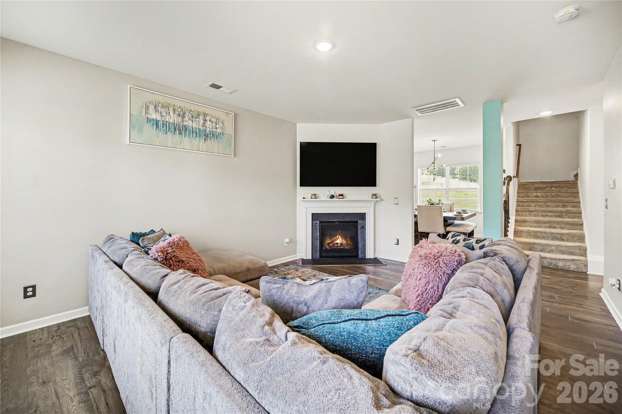 828 Larmore Avenue
