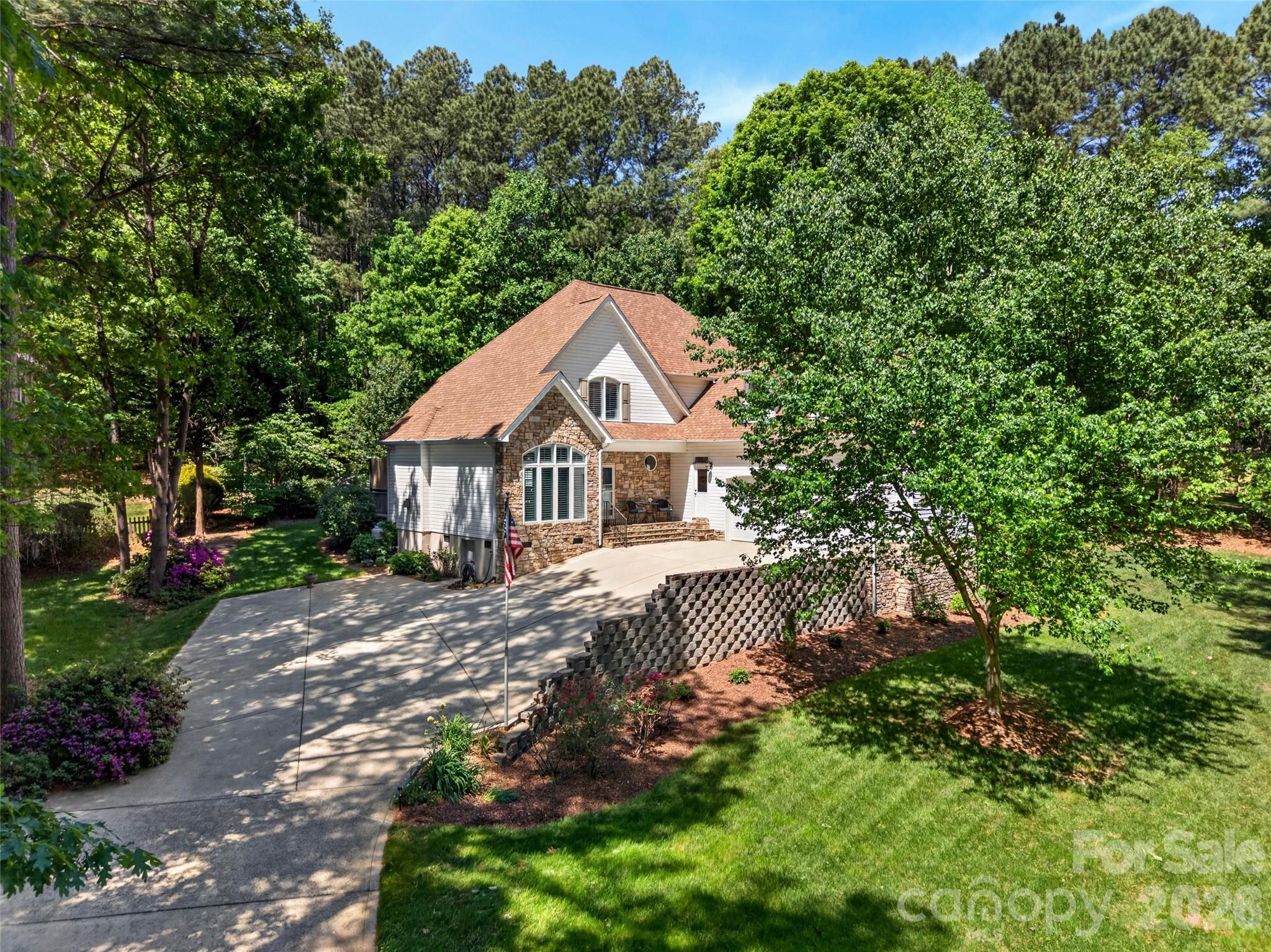 SOMERSET ON LAKE NORMAN - Residential