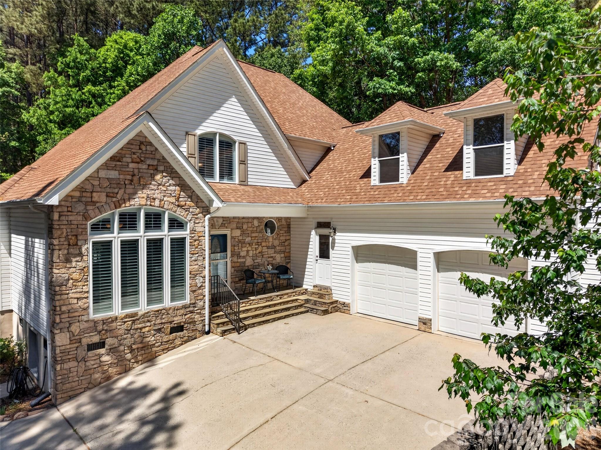 SOMERSET ON LAKE NORMAN - Residential