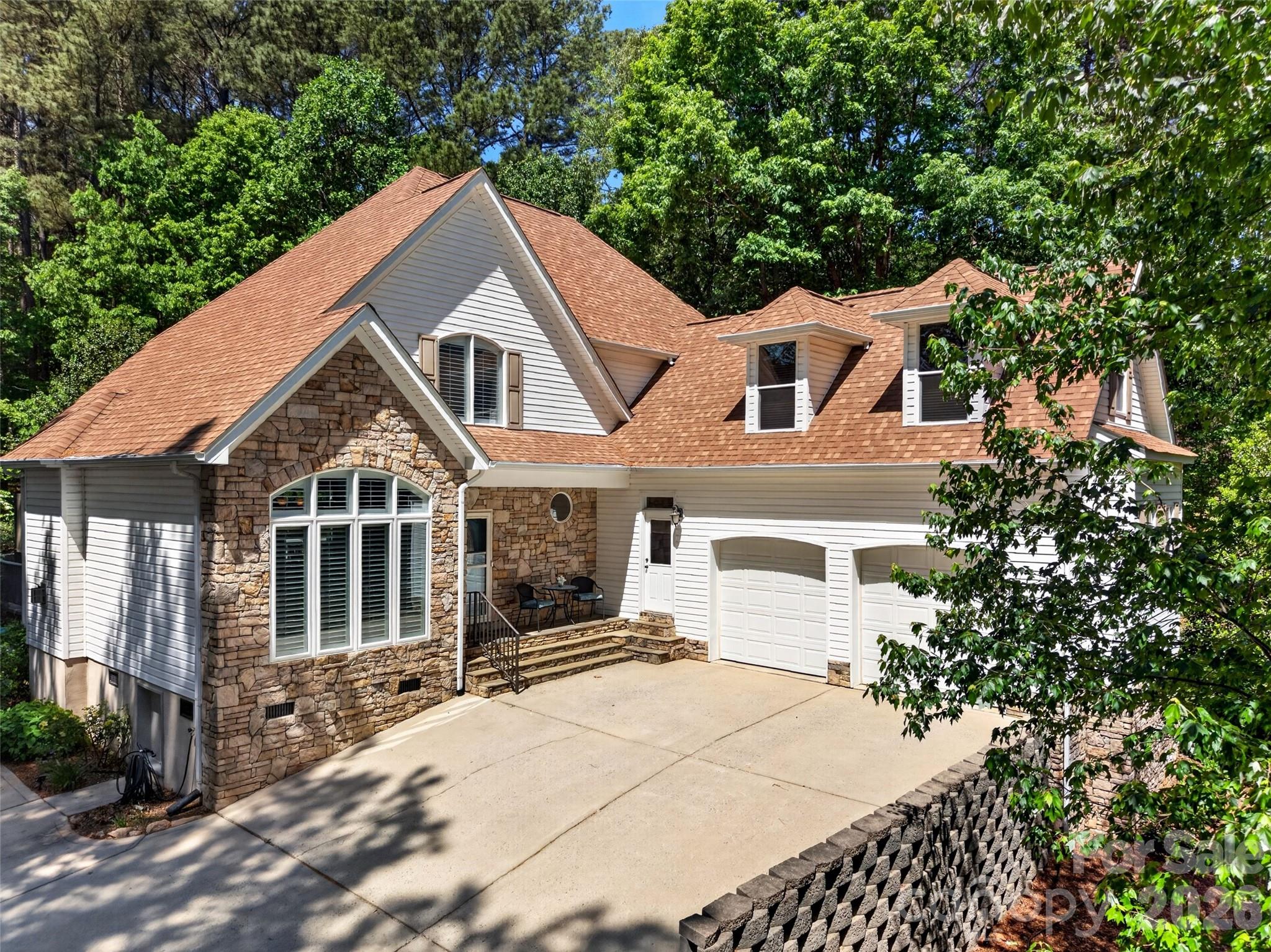 SOMERSET ON LAKE NORMAN - Residential