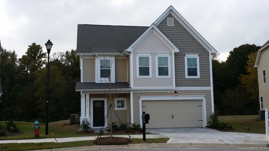 2 story with 3 bedrooms and large lof upstairs. Granite countertops in Kitchen & Baths. Stainless appliances, hardwoods & tile back splach in kitchen. Hardwoods in Breakfast & family room. Gas fireplace.