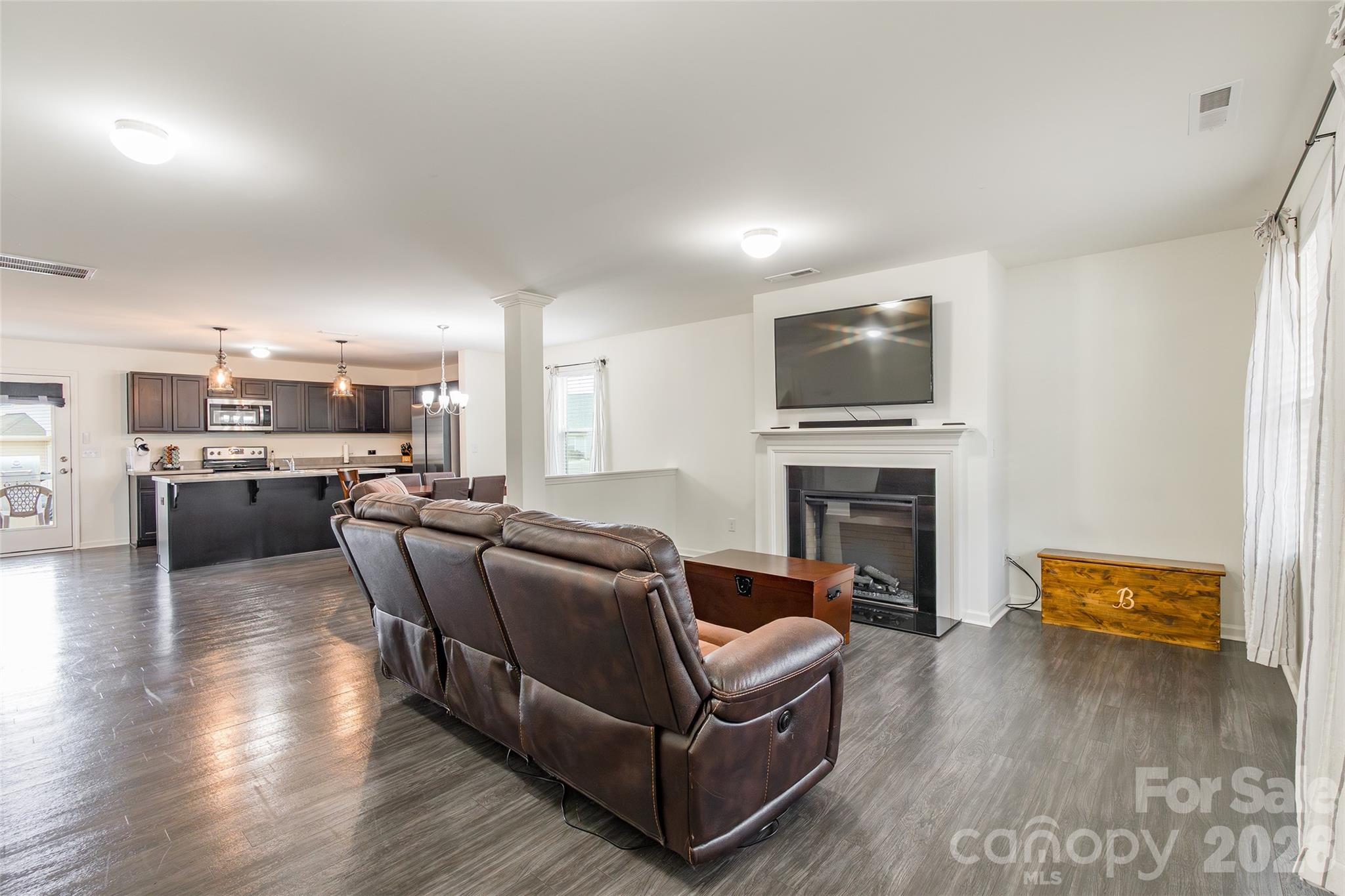 825 Georgia Oak Lane