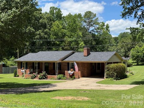 Photo of 1204 Crowders Mountain Road, Bessemer City, NC 28016 (MLS # 4392768)