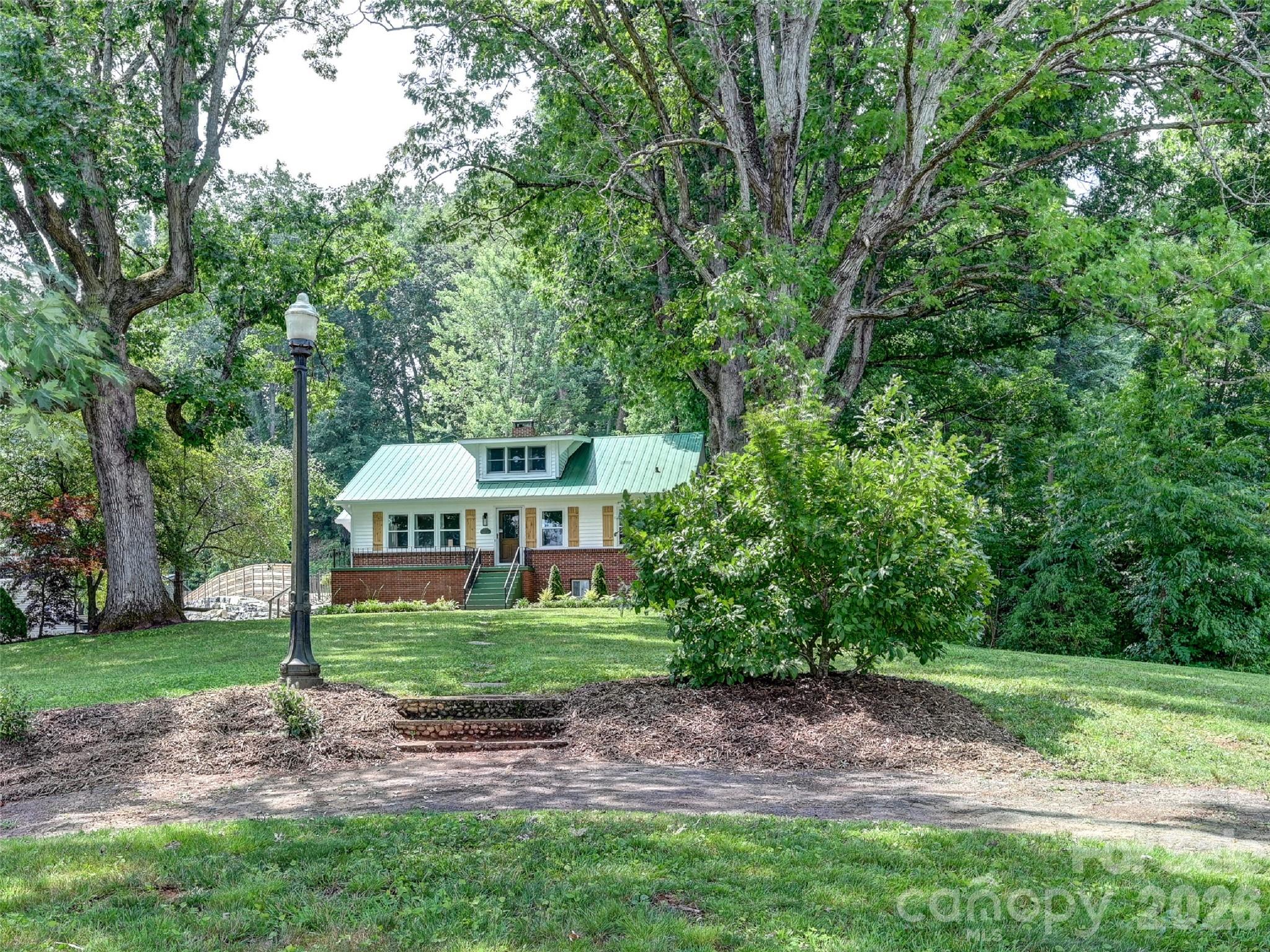 1110 Queentown Road