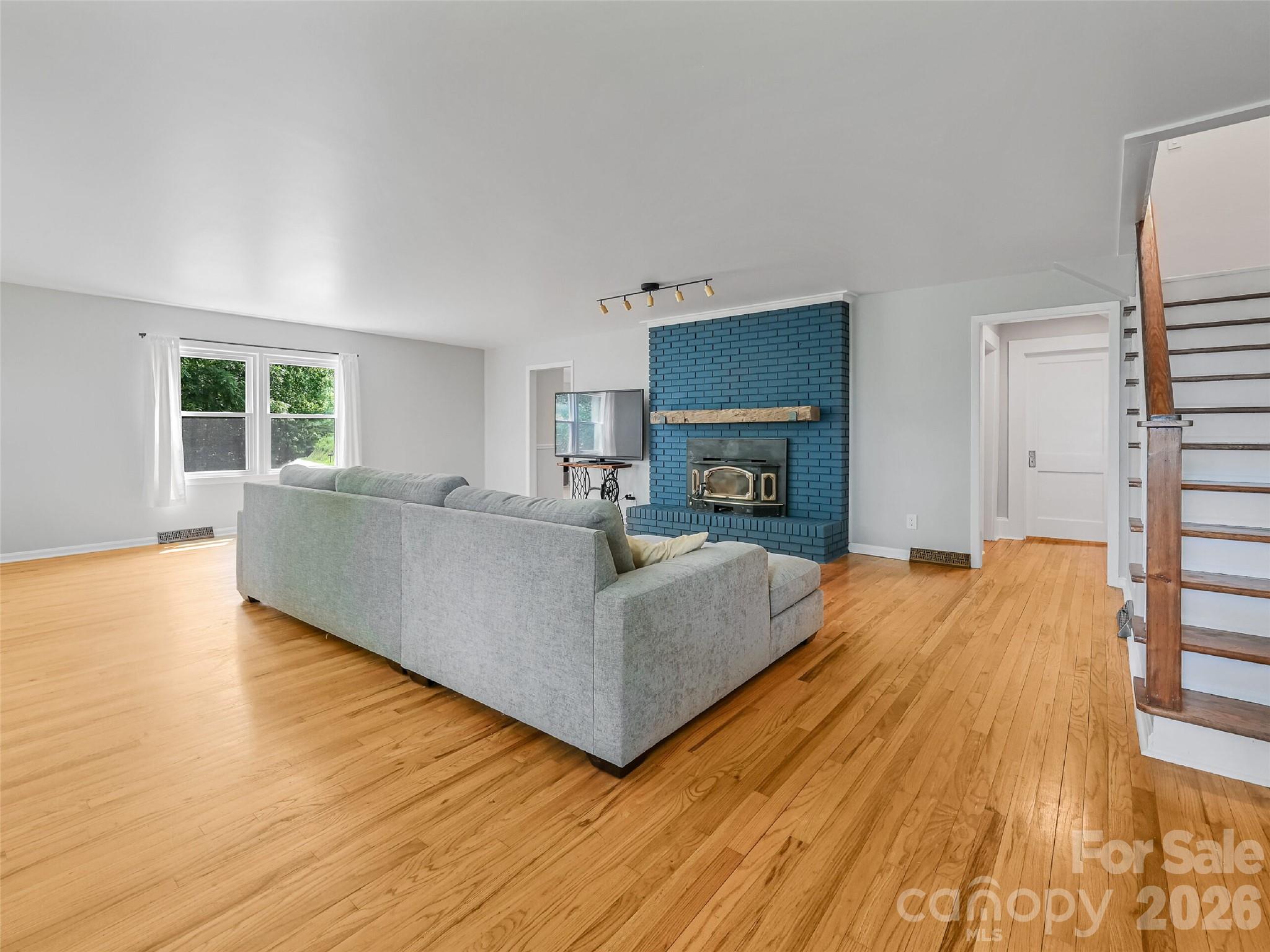 1110 Queentown Road
