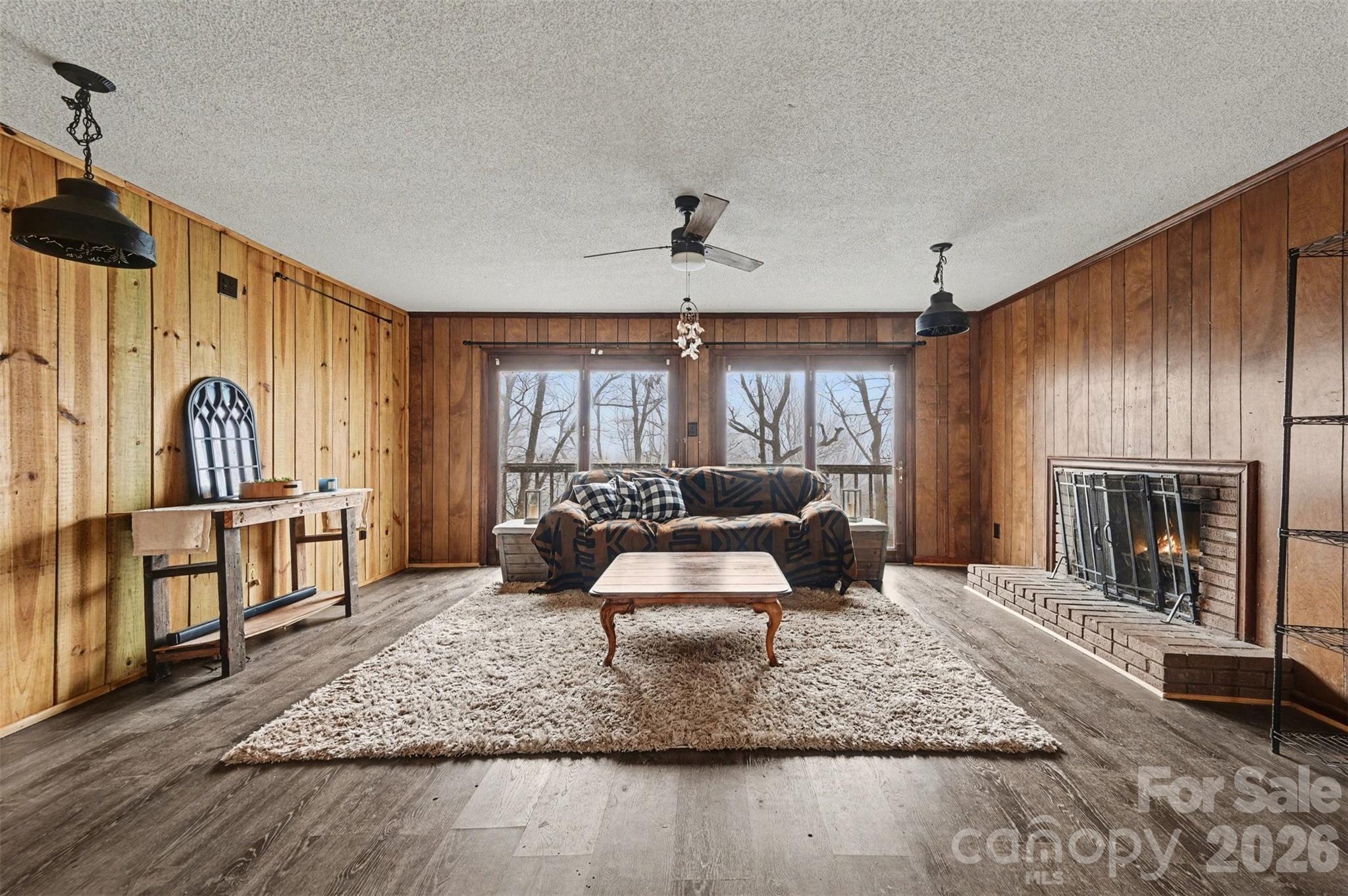 5495 Pine Ridge Drive