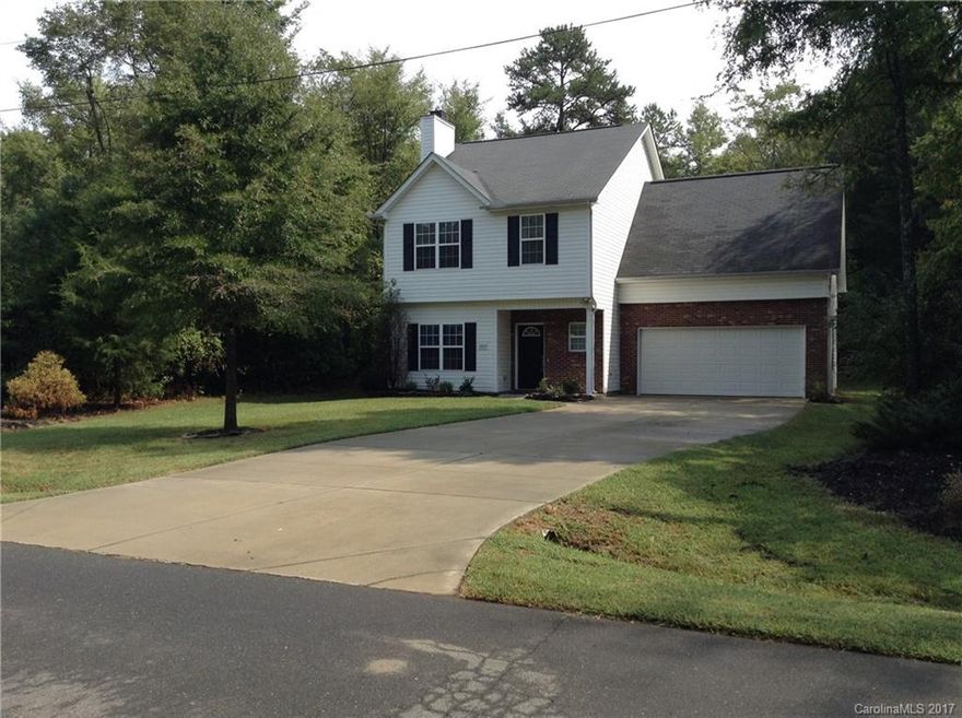 This spacious two story home has 3 bedrooms, 2.5 bathroom. It features an open floor plan and hardwood flooring. The kitchen has a pantry, breakfast bar and all appliances. The master suite has a walk in closet and the master bath has dual sinks, an oversized tub with separate shower. Enjoy entertaining indoors near the cozy fireplace or upstairs in the spacious bonus room. This home is move in ready