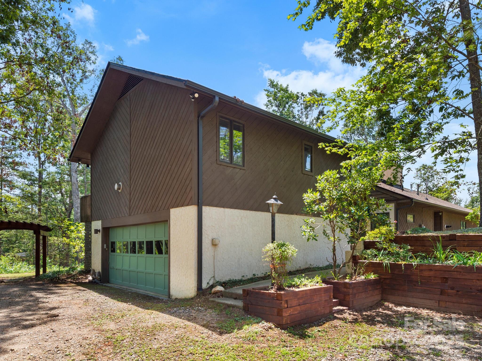 31 W Black Oak Drive