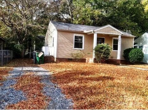 Photo of 1825 Union Street, Charlotte, NC 28205 (MLS # 4324929)