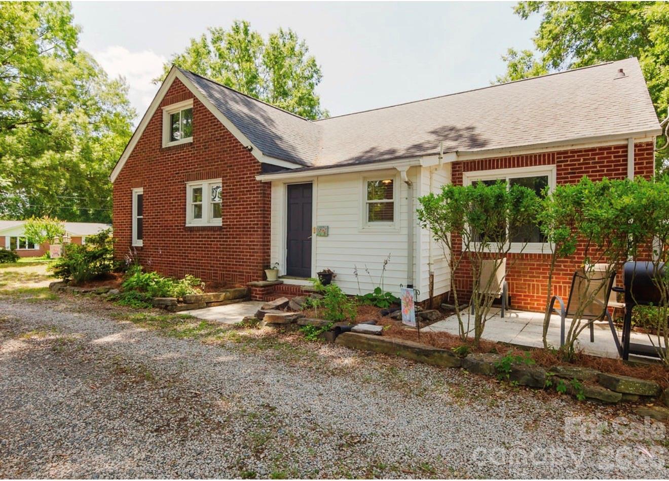 307 E 2nd Street