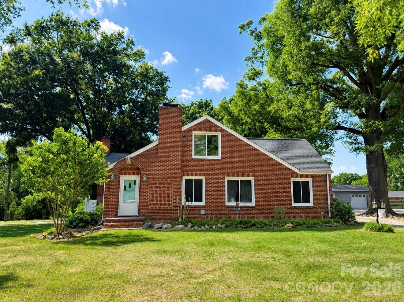 307 E 2nd Street