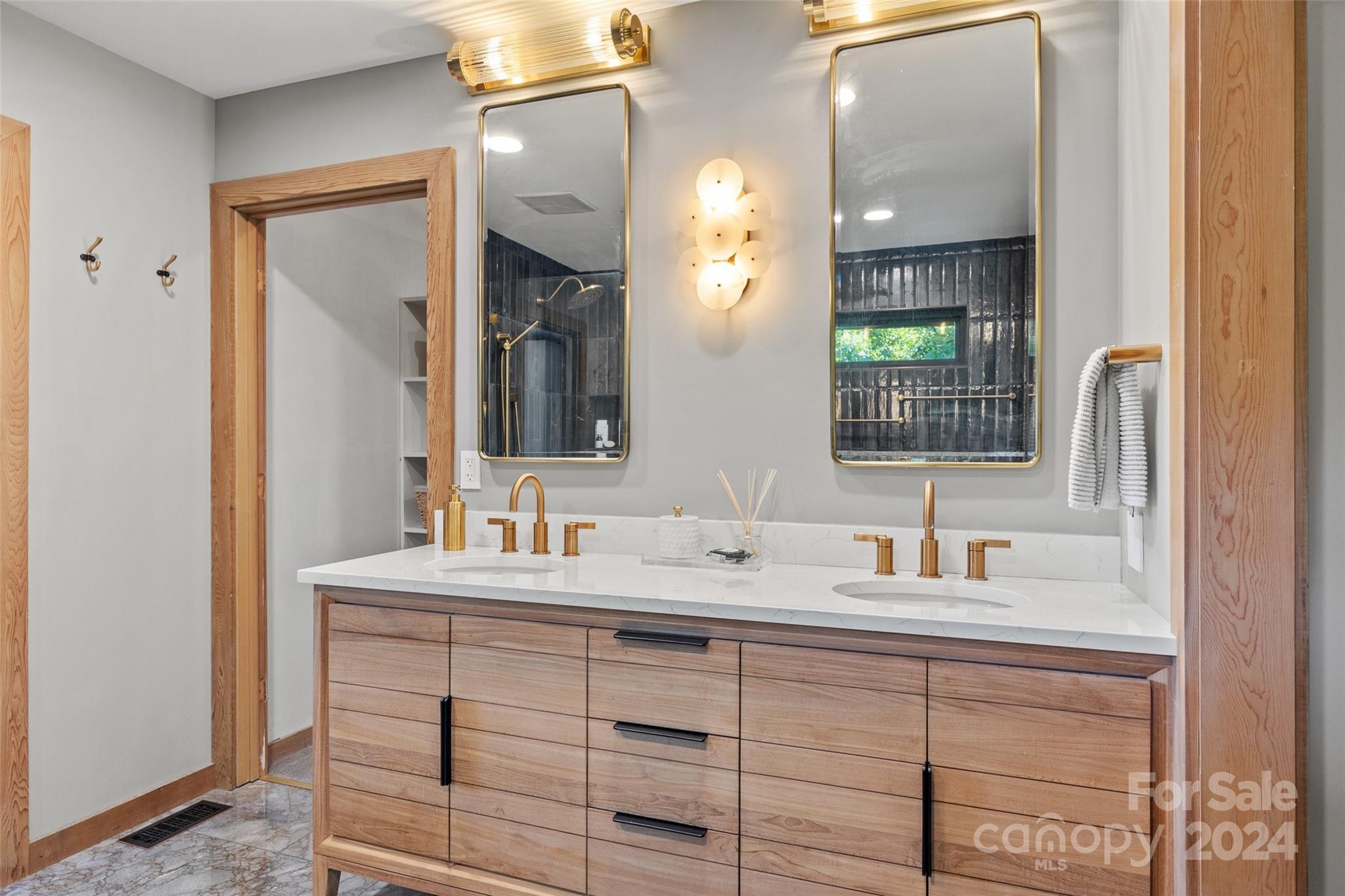 Island Point - Residential