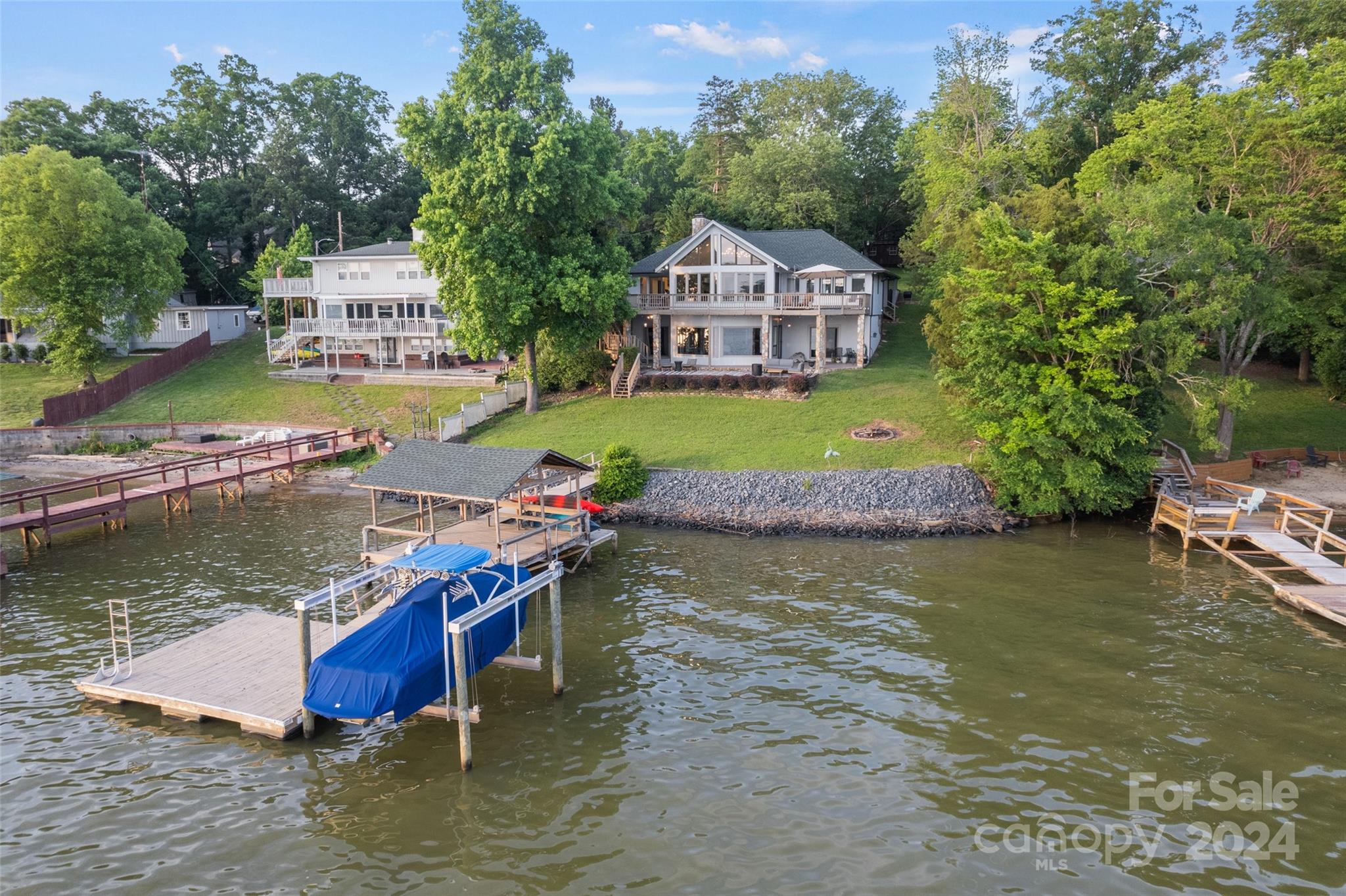 Island Point - Residential