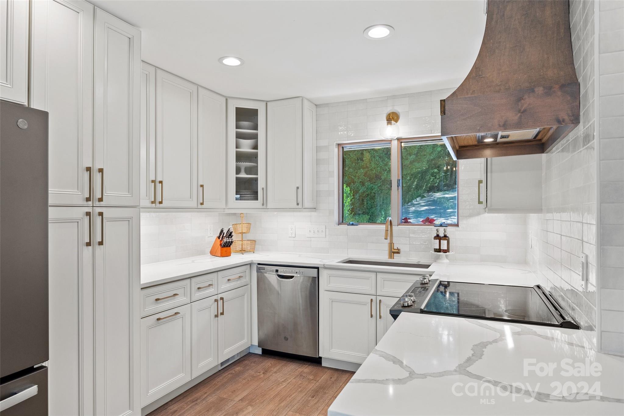 Island Point - Residential