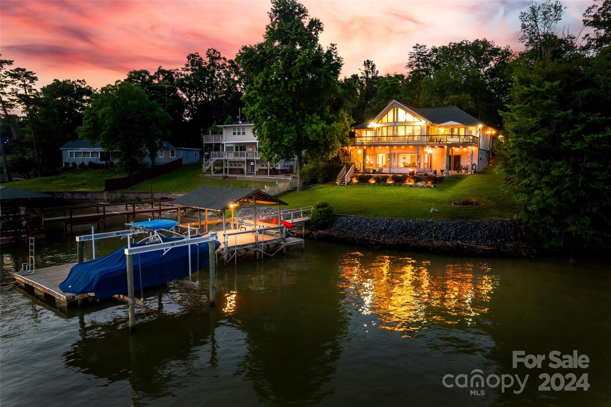 Island Point - Residential