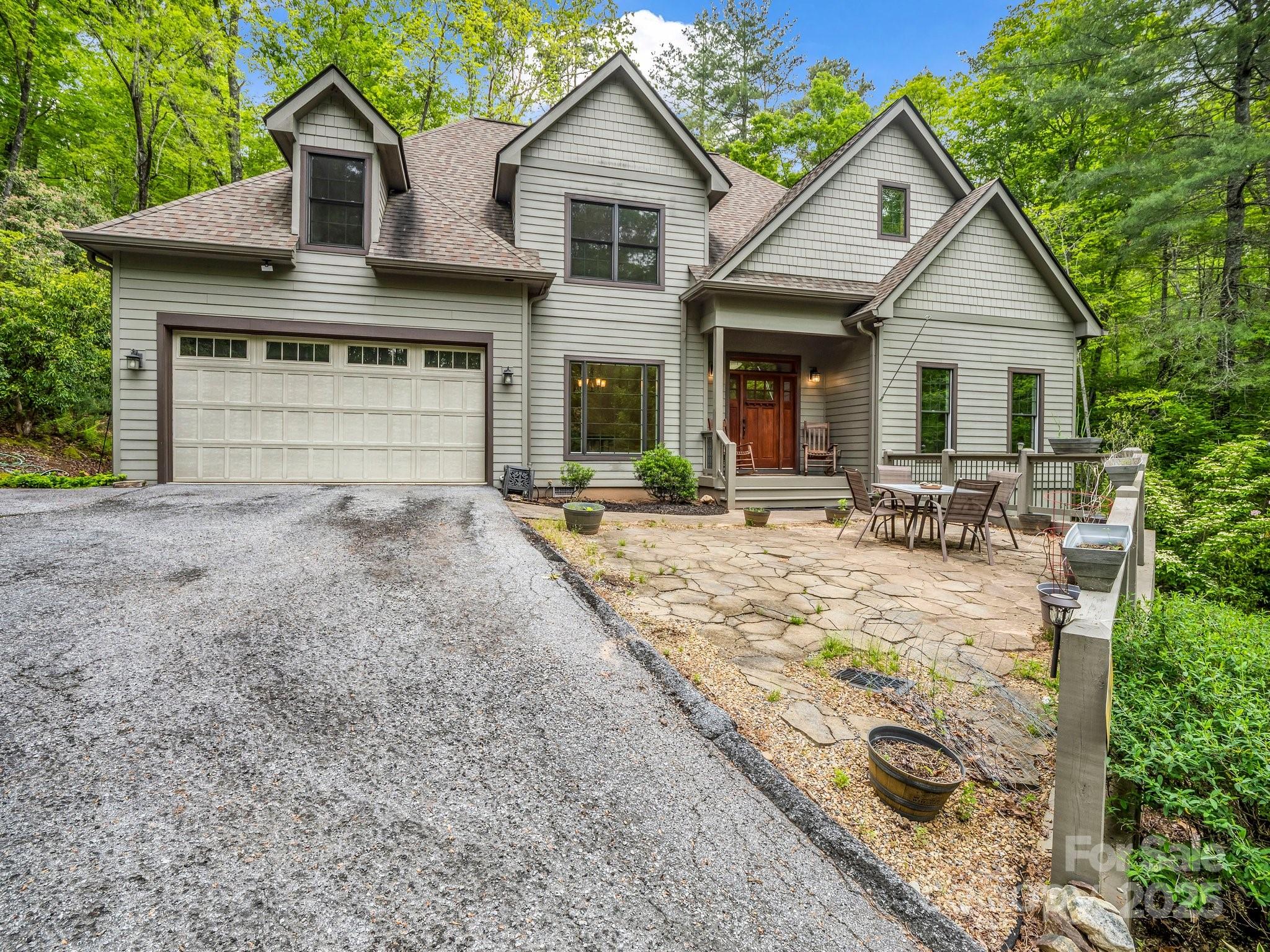 605 Salola Lane