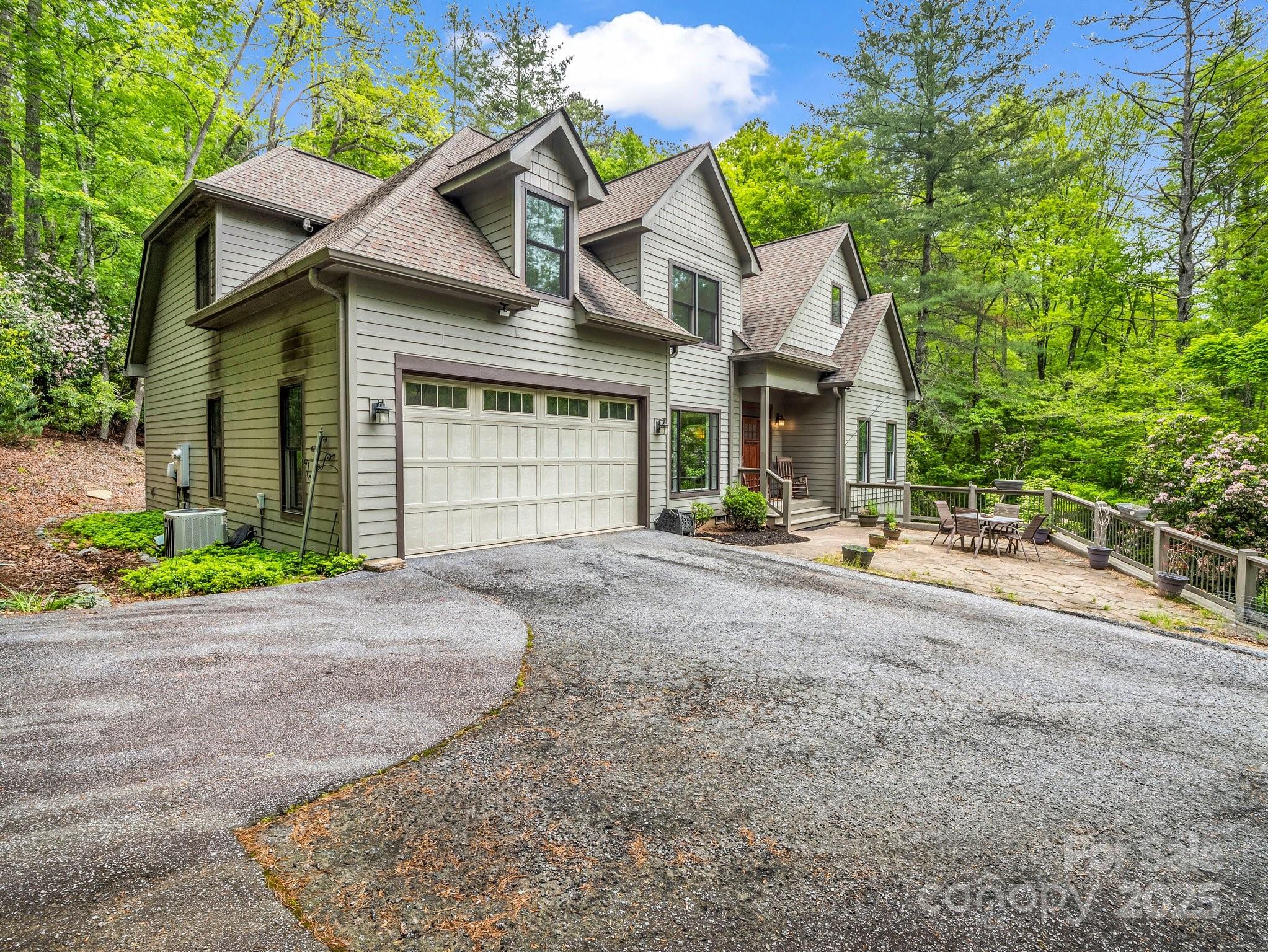 605 Salola Lane