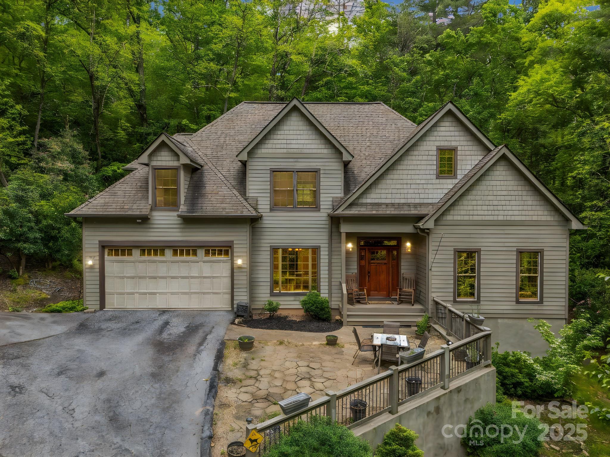 605 Salola Lane