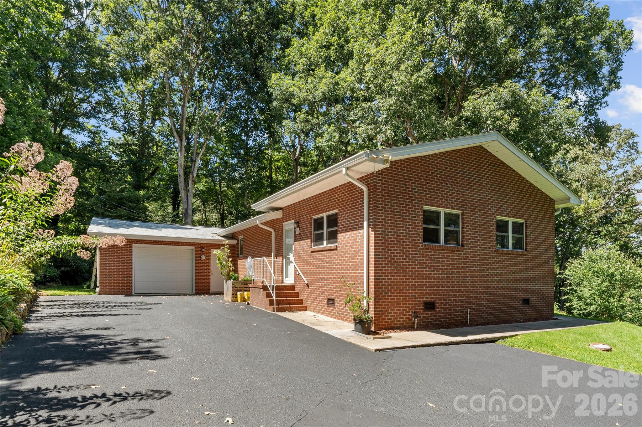 106 Holly Lane