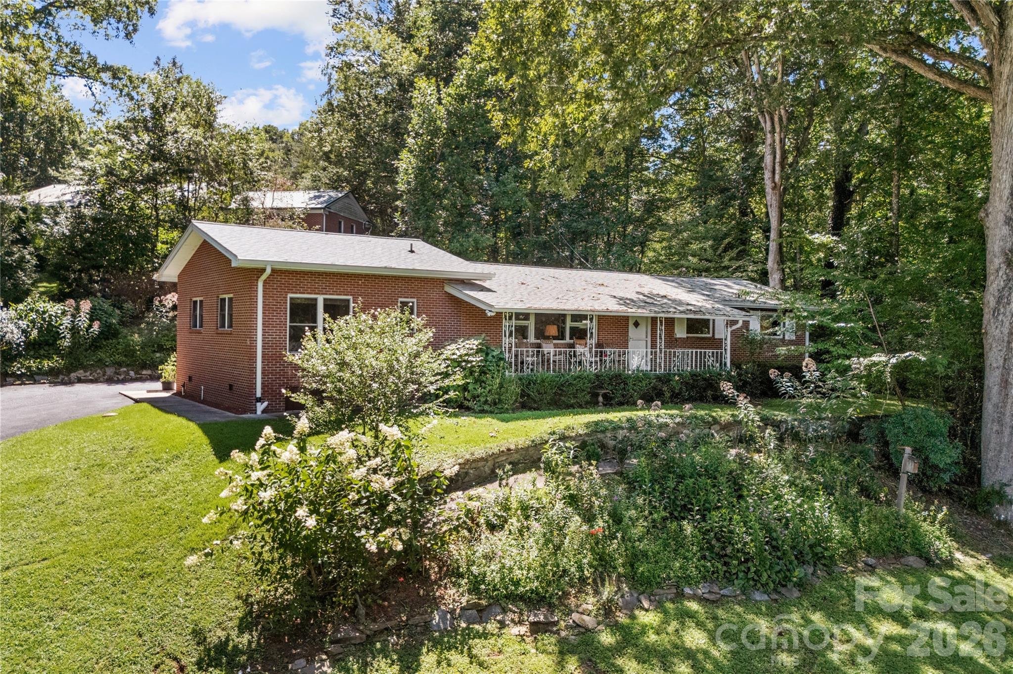 106 Holly Lane