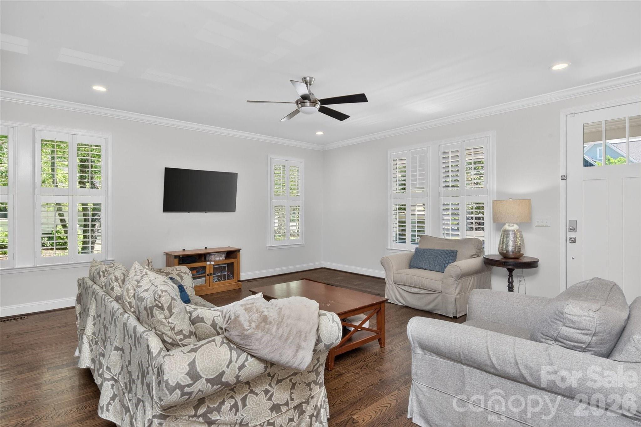 2022 Springdale Avenue