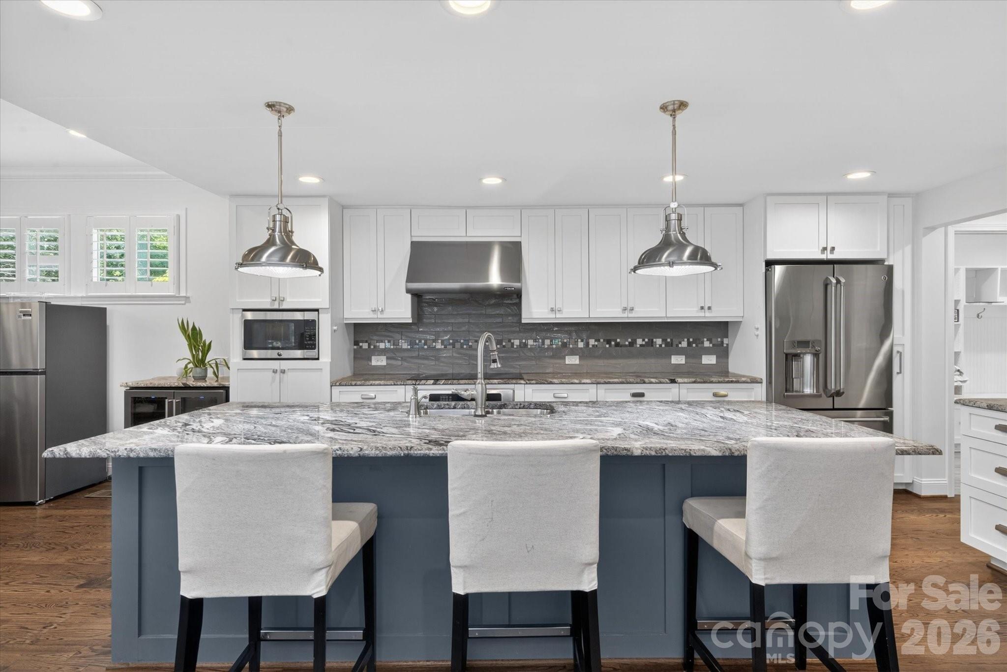 2022 Springdale Avenue