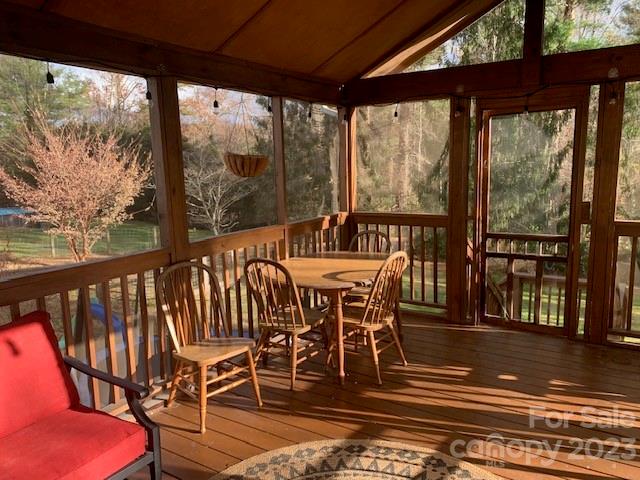 MOUNTAIN LOOKOUT - Residential