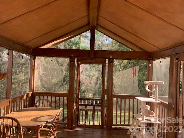 MOUNTAIN LOOKOUT - Residential