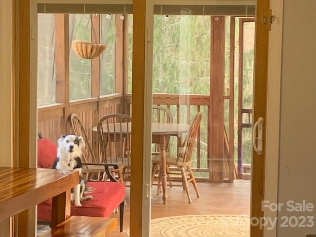 MOUNTAIN LOOKOUT - Residential