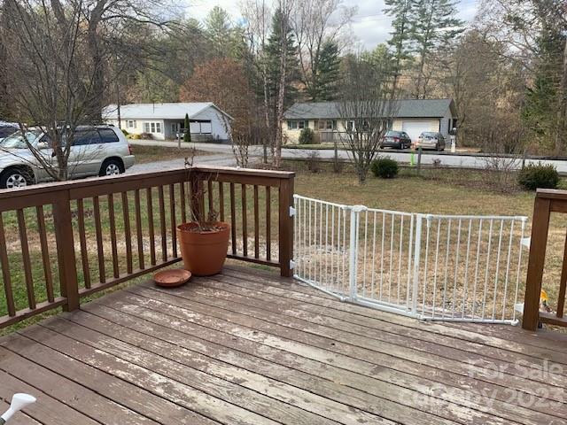 MOUNTAIN LOOKOUT - Residential