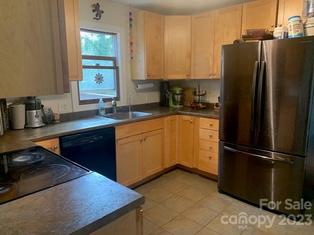 MOUNTAIN LOOKOUT - Residential